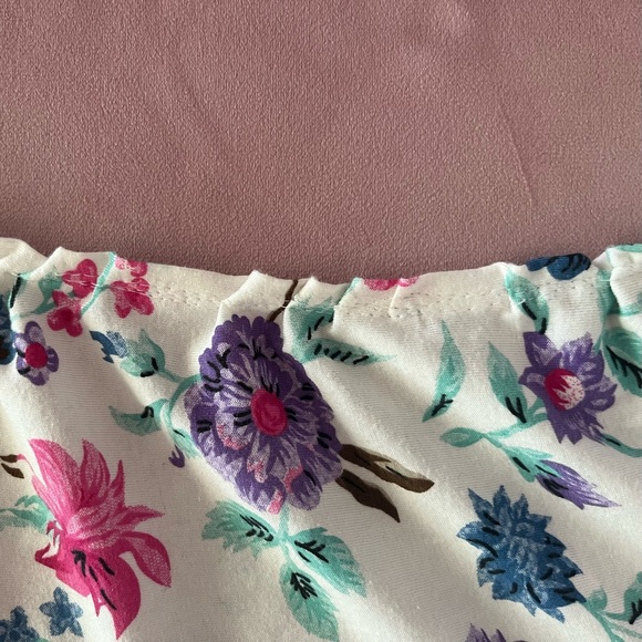 Split tie front floral halter top - Picture 3 of 5